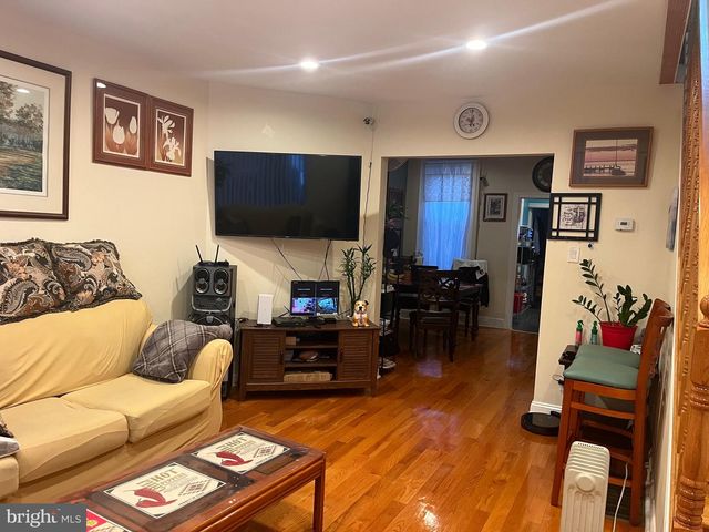 6133 OAKLEY ST, Philadelphia, PA 19111