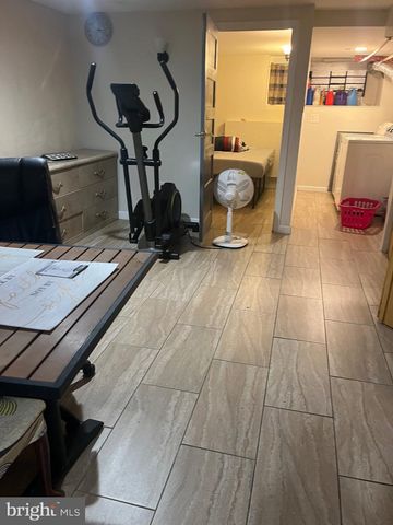 6133 OAKLEY ST, Philadelphia, PA 19111