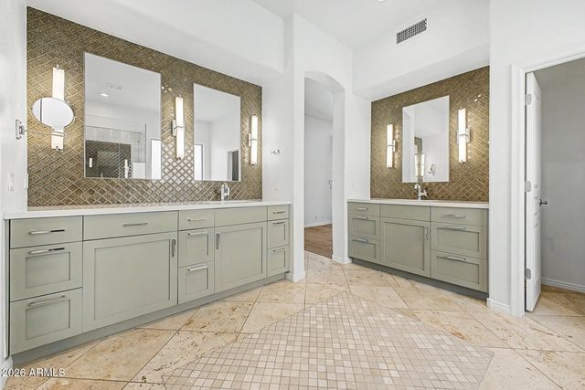 8919 E CALLE DEL PALO VERDE --, Scottsdale, AZ 85255