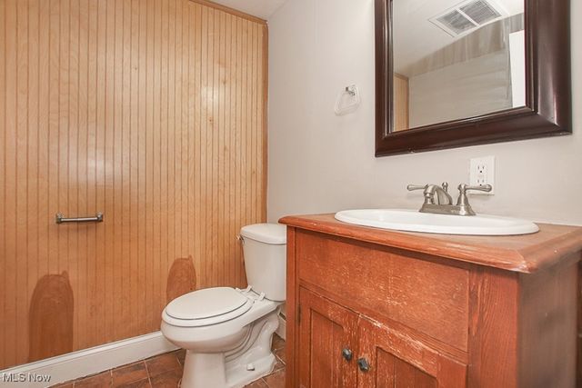 3195 Whitethorn Road, Cleveland Heights, OH 44118