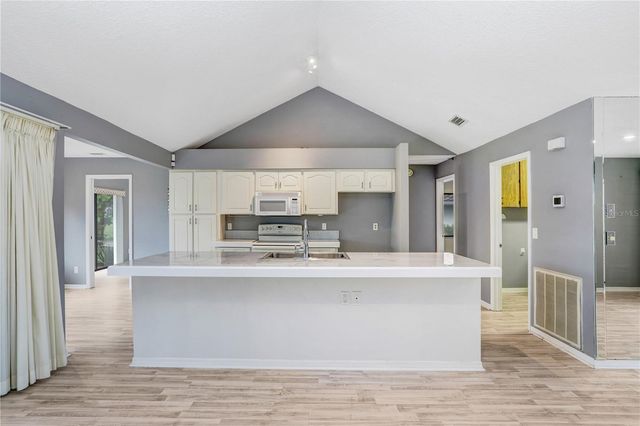 1826 WOLF LAUREL DRIVE, Sun City Center, FL 33573