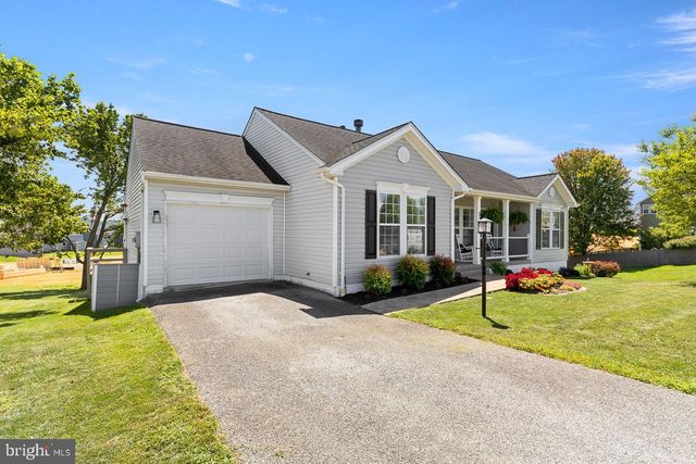 219 CROSSWINDS DR, Charles Town, WV 25414