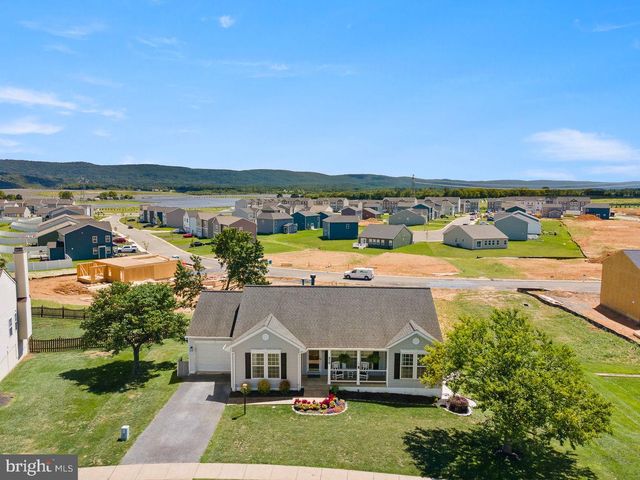 219 CROSSWINDS DR, Charles Town, WV 25414