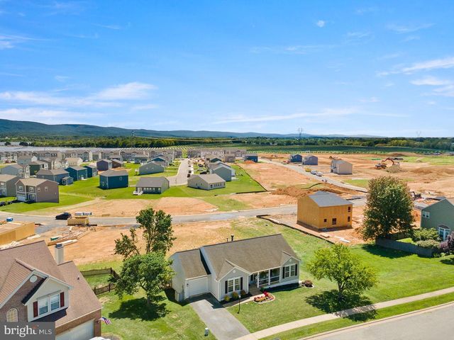 219 CROSSWINDS DR, Charles Town, WV 25414