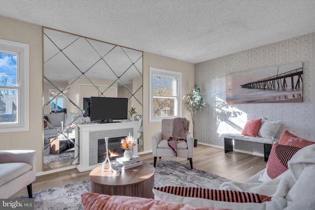 15 EFLAND LN, Willingboro, NJ 08046