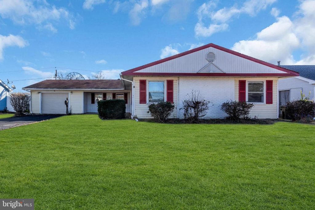 15 EFLAND LN, Willingboro, NJ 08046