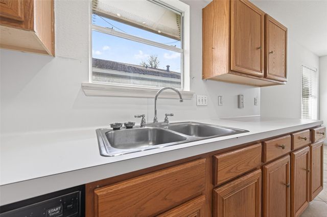 11002 Bradford Way Drive, Houston, TX 77075