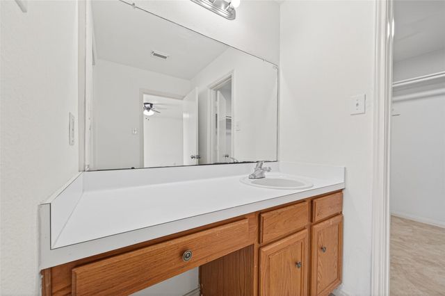 11002 Bradford Way Drive, Houston, TX 77075