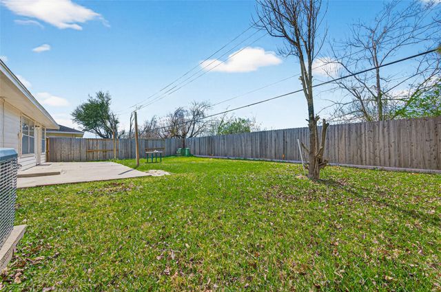 11002 Bradford Way Drive, Houston, TX 77075