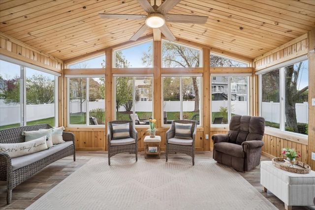 223 Shawnee Circle, Bartlett, IL 60103