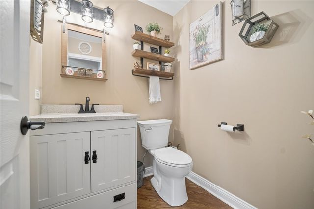 223 Shawnee Circle, Bartlett, IL 60103