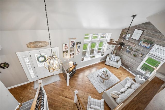 223 Shawnee Circle, Bartlett, IL 60103