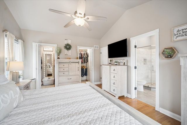 223 Shawnee Circle, Bartlett, IL 60103