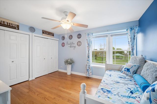 223 Shawnee Circle, Bartlett, IL 60103