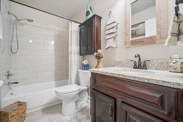 223 Shawnee Circle, Bartlett, IL 60103