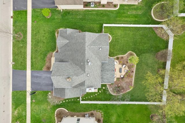 223 Shawnee Circle, Bartlett, IL 60103