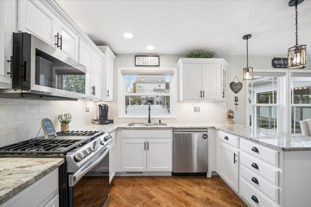 223 Shawnee Circle, Bartlett, IL 60103