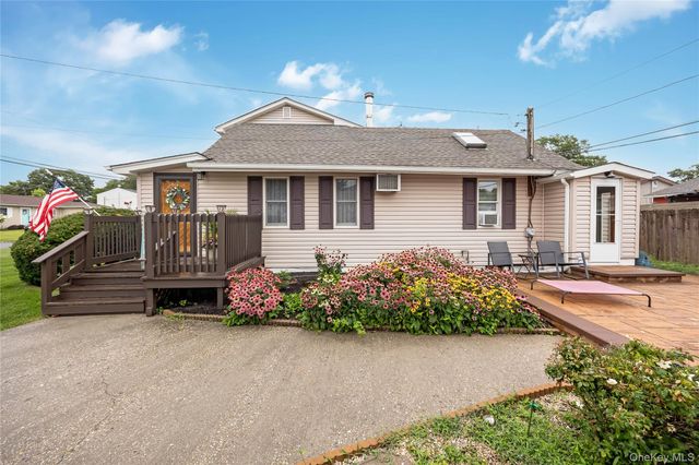 208 Ford Street, Holbrook, NY 11741