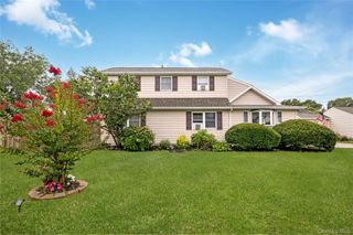 208 Ford Street, Holbrook, NY 11741