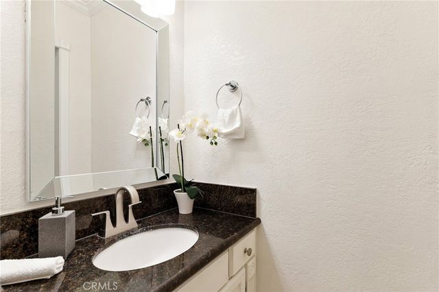 648 W Main D, Tustin, CA 92780