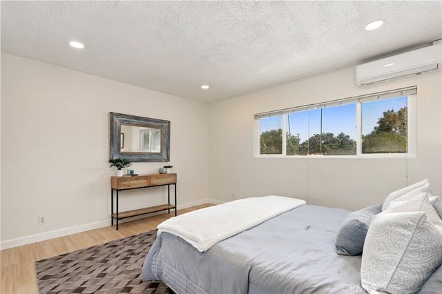 648 W Main D, Tustin, CA 92780