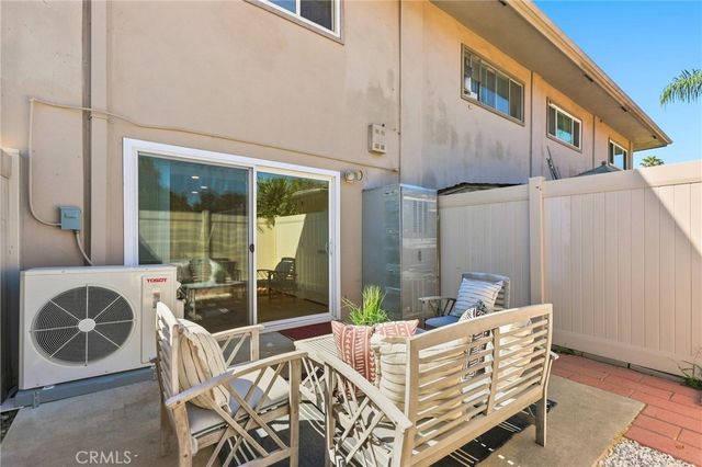 648 W Main D, Tustin, CA 92780