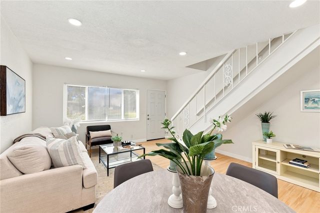 648 W Main D, Tustin, CA 92780
