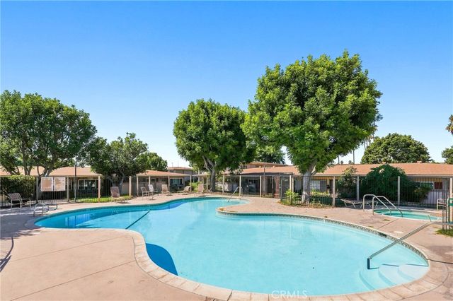 648 W Main D, Tustin, CA 92780