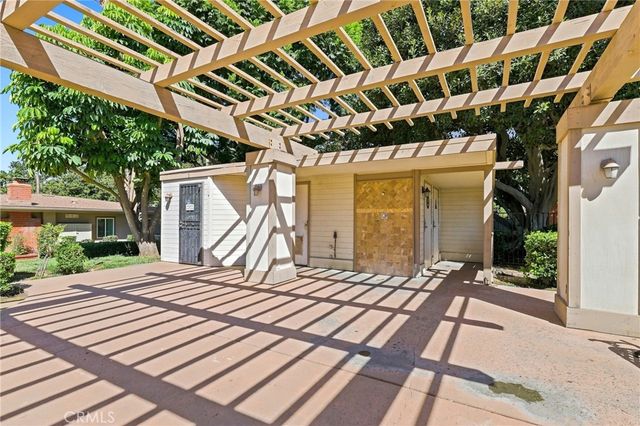 648 W Main D, Tustin, CA 92780