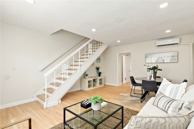 648 W Main D, Tustin, CA 92780