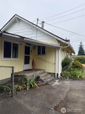 320 E Oakview Avenue, Centralia, WA 98531