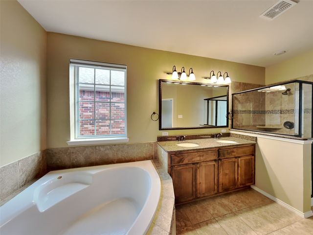 226 Knapford, Euless, TX 76040