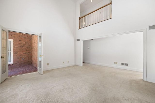280 Camelot Drive, Fayetteville, GA 30214