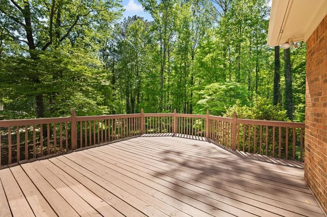 280 Camelot Drive, Fayetteville, GA 30214