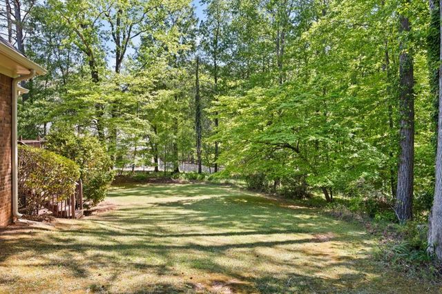 280 Camelot Drive, Fayetteville, GA 30214