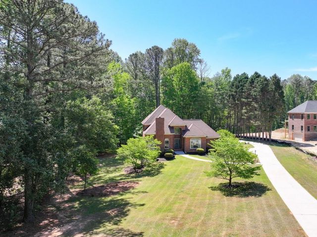280 Camelot Drive, Fayetteville, GA 30214