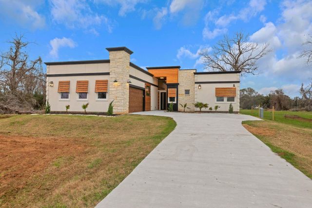 209 Horse Shoe Trail, Angleton, TX 77515