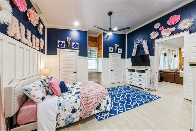 209 Horse Shoe Trail, Angleton, TX 77515