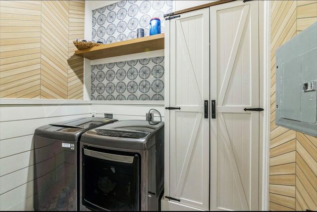 209 Horse Shoe Trail, Angleton, TX 77515