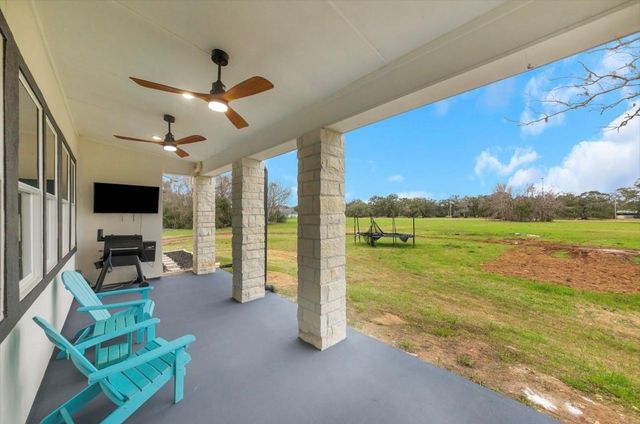 209 Horse Shoe Trail, Angleton, TX 77515
