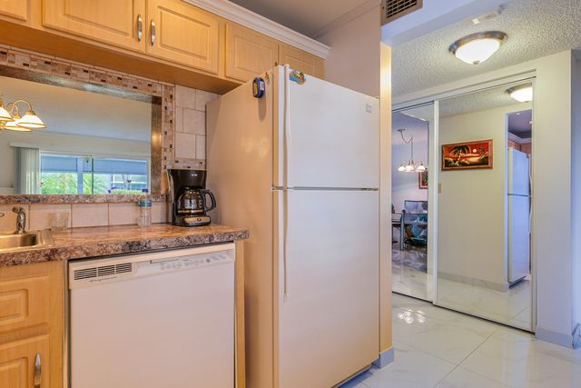 3531 Inverrary Drive 105, Lauderhill, FL 33319