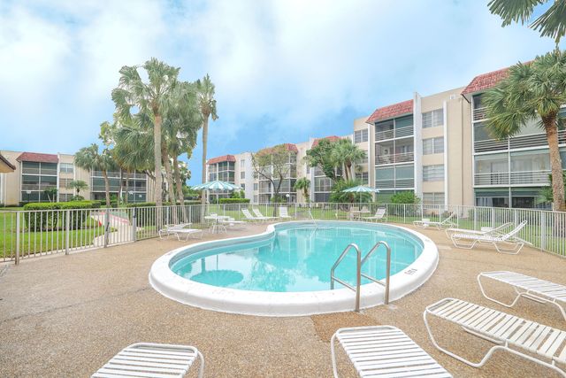 3531 Inverrary Drive 105, Lauderhill, FL 33319