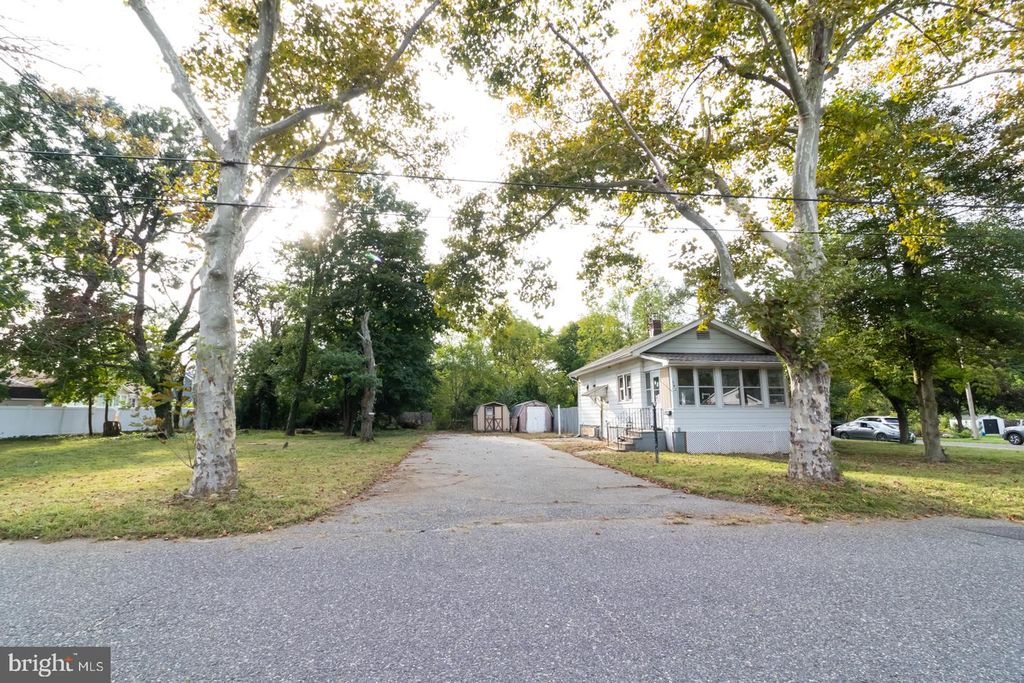 542 BROADLAWN TER, VINELAND, NJ 08360 — exterior