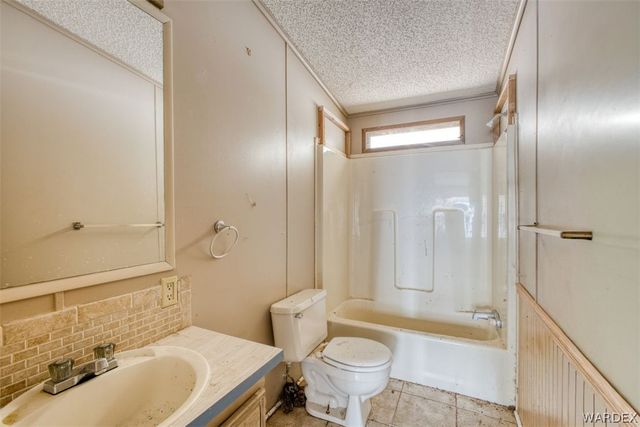 1924 Montclair Drive, Bullhead City, AZ 86442