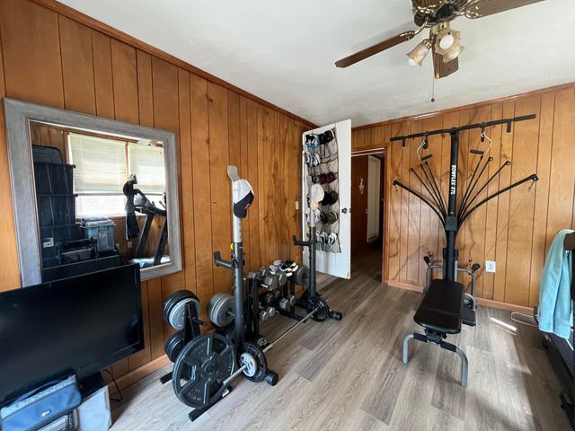 121 Tampa DR, Roanoke, VA 24019