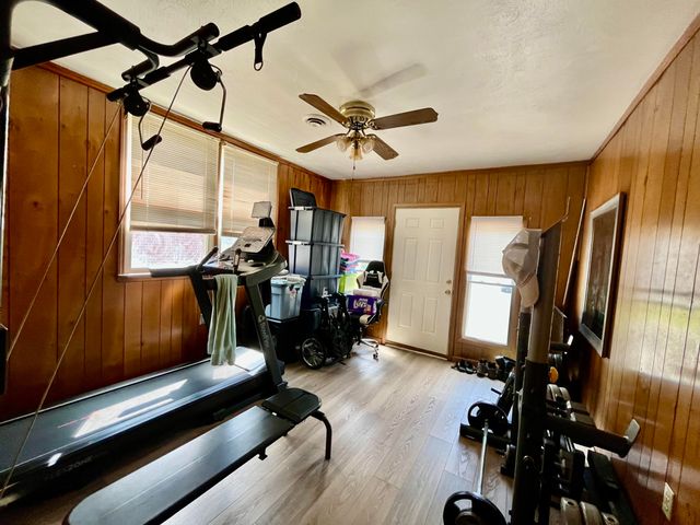 121 Tampa DR, Roanoke, VA 24019