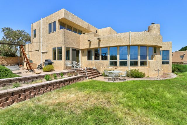 3630 Vista Grande Drive NW, Albuquerque, NM 87120