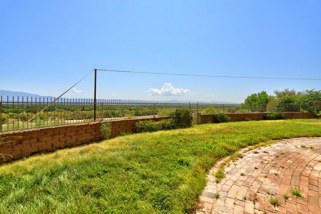 3630 Vista Grande Drive NW, Albuquerque, NM 87120