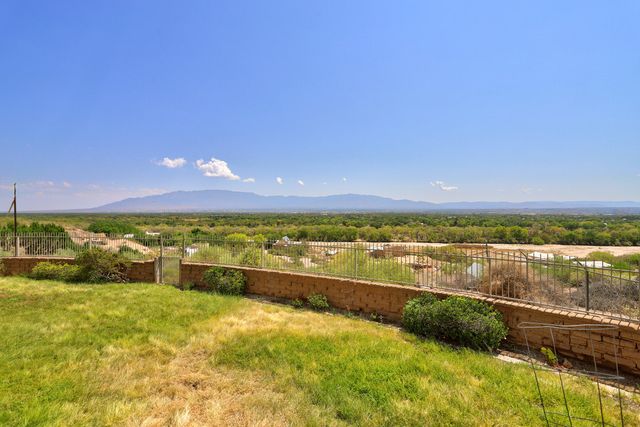 3630 Vista Grande Drive NW, Albuquerque, NM 87120
