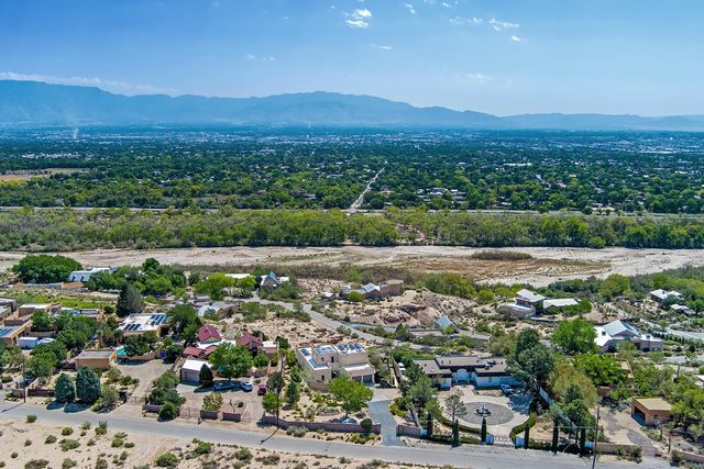 3630 Vista Grande Drive NW, Albuquerque, NM 87120